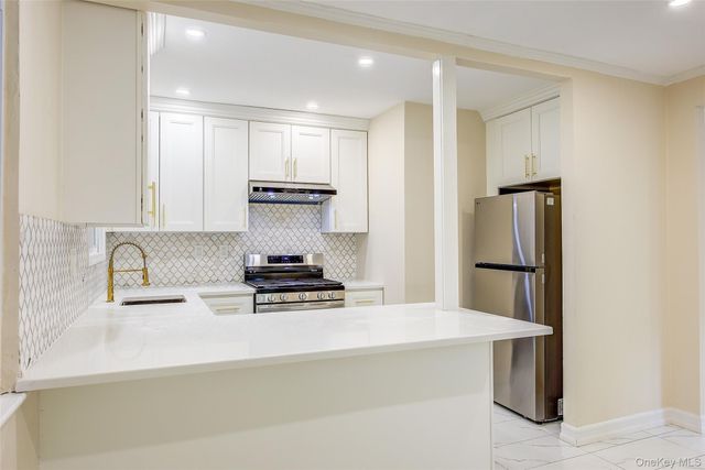 164-38 76th Road, Fresh Meadows, NY 11366