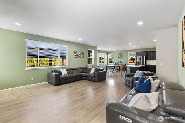 2759 Christianson Avenue, Enumclaw, WA 98022