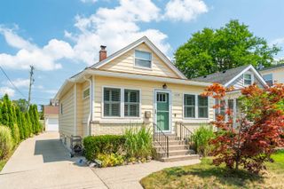 628 Notre Dame Street, Grosse Pointe, MI 48230