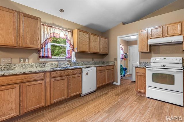 10370 Whispering Hills Drive, Blackwell, MO 63626