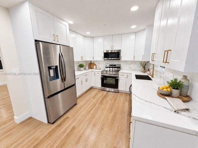 340 SE 3rd Street, Deerfield Beach, FL 33441
