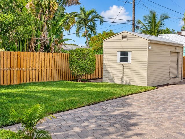 340 SE 3rd Street, Deerfield Beach, FL 33441