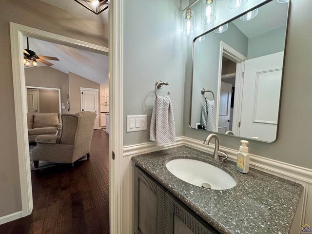 3007 S Parkway Ct, Emporia, KS 66801