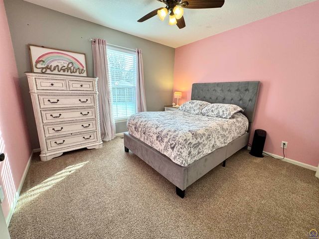 3007 S Parkway Ct, Emporia, KS 66801