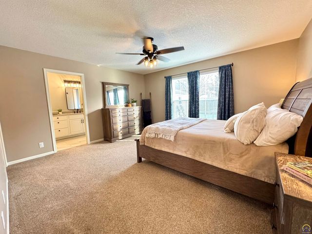 3007 S Parkway Ct, Emporia, KS 66801