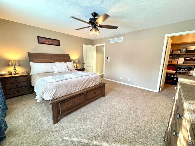 3007 S Parkway Ct, Emporia, KS 66801