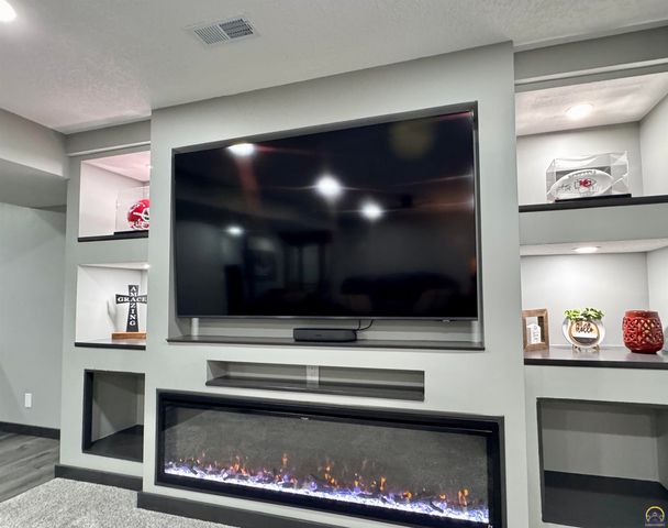 3007 S Parkway Ct, Emporia, KS 66801