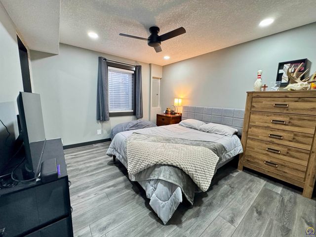 3007 S Parkway Ct, Emporia, KS 66801