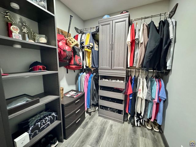 3007 S Parkway Ct, Emporia, KS 66801