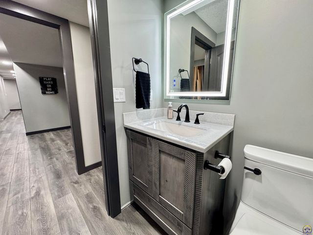 3007 S Parkway Ct, Emporia, KS 66801