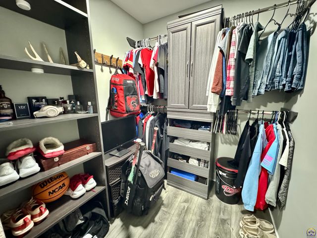 3007 S Parkway Ct, Emporia, KS 66801