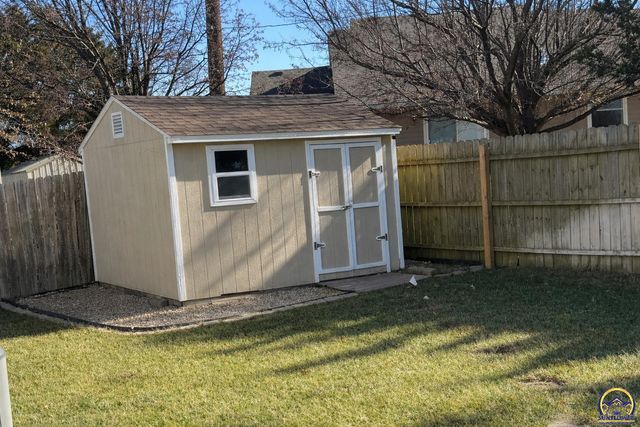 3007 S Parkway Ct, Emporia, KS 66801