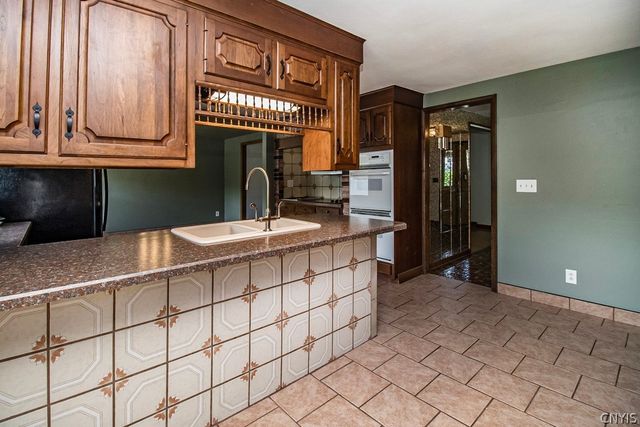 7755 Treadmill Circle, Clay, NY 13090