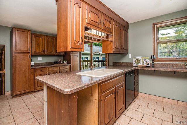 7755 Treadmill Circle, Clay, NY 13090