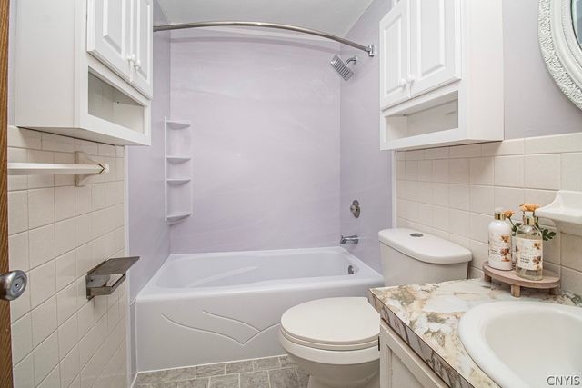 7755 Treadmill Circle, Clay, NY 13090