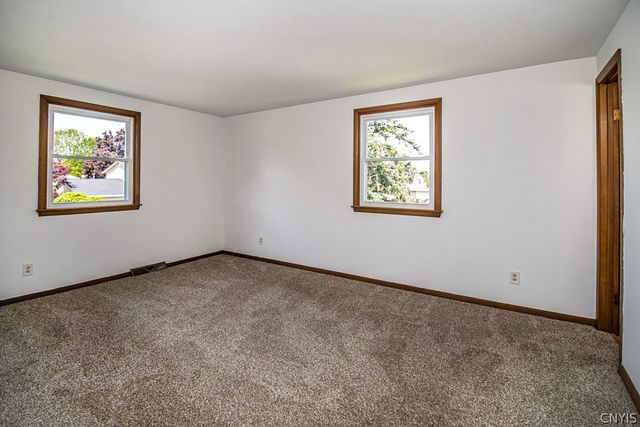 7755 Treadmill Circle, Clay, NY 13090
