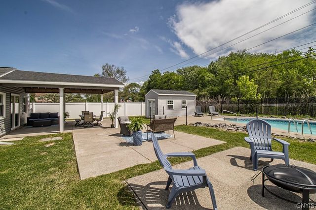 7755 Treadmill Circle, Clay, NY 13090