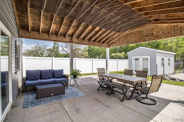 7755 Treadmill Circle, Clay, NY 13090