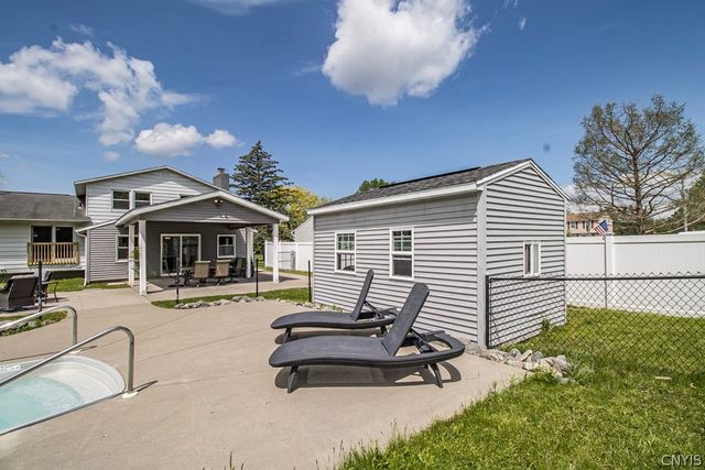 7755 Treadmill Circle, Clay, NY 13090