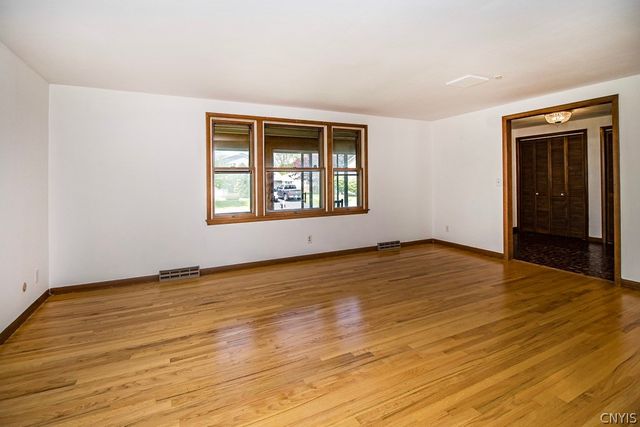 7755 Treadmill Circle, Clay, NY 13090