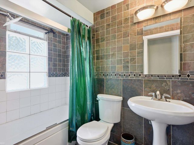 22820 Ridgeway Street, Saint Clair Shores, MI 48080