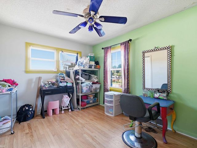 22820 Ridgeway Street, Saint Clair Shores, MI 48080