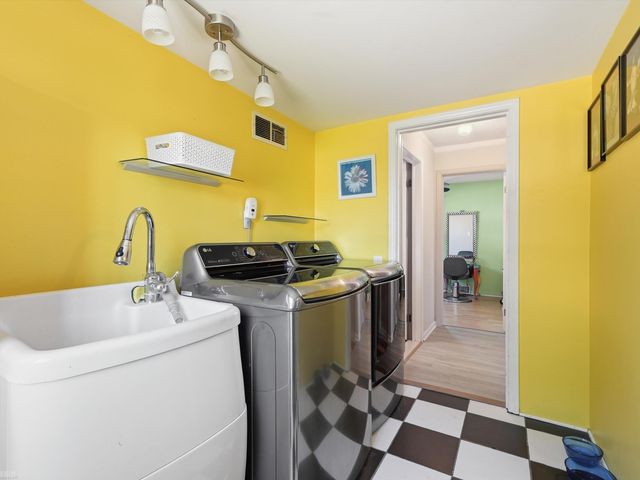 22820 Ridgeway Street, Saint Clair Shores, MI 48080