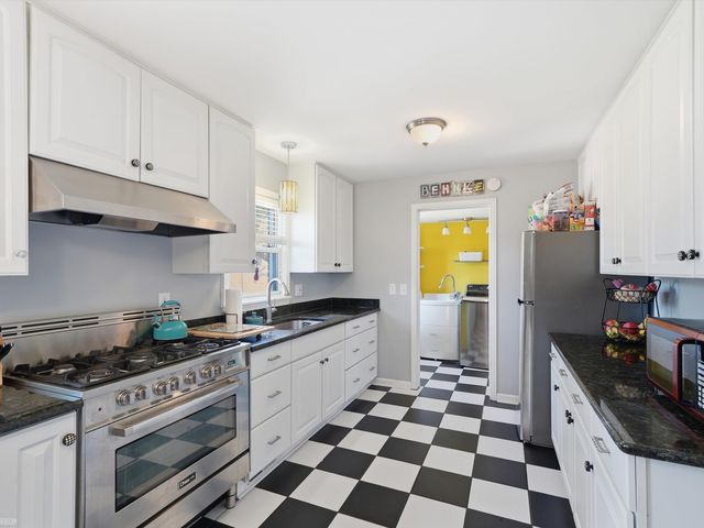 22820 Ridgeway Street, Saint Clair Shores, MI 48080