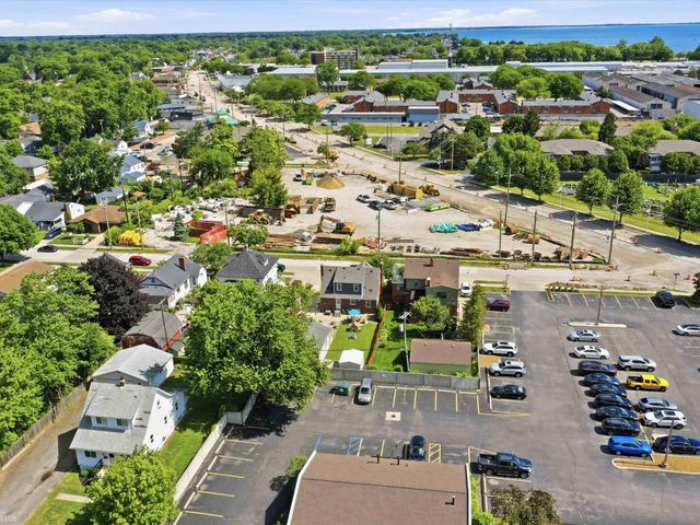22820 Ridgeway Street, Saint Clair Shores, MI 48080