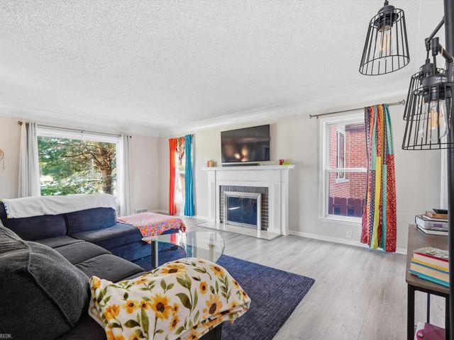 22820 Ridgeway Street, Saint Clair Shores, MI 48080
