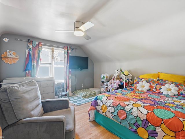 22820 Ridgeway Street, Saint Clair Shores, MI 48080