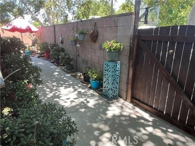 23101 Lanark Street 2, West Hills, CA 91304