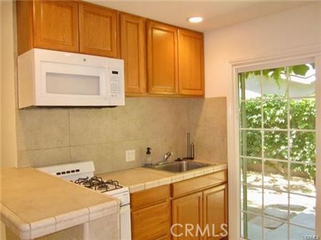23101 Lanark Street 2, West Hills, CA 91304