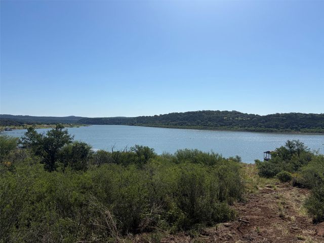 127 Lake View DR, Spicewood, TX 78669