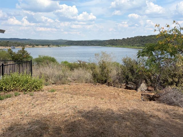 127 Lake View DR, Spicewood, TX 78669