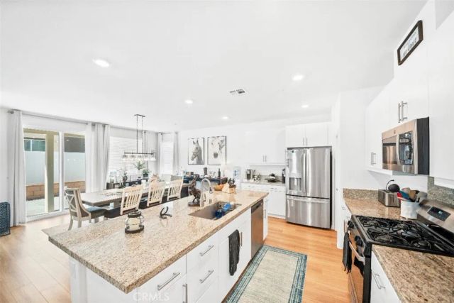 5066 Banjo Way, Hemet, CA 92545