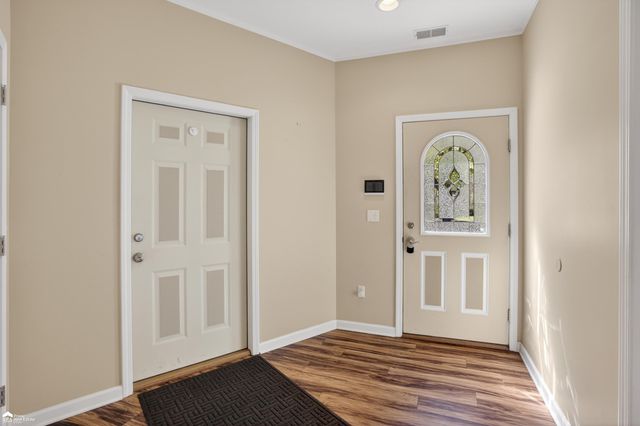 2292 N Belsay Road, Burton, MI 48509