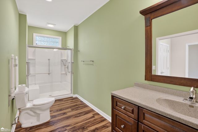 2292 N Belsay Road, Burton, MI 48509