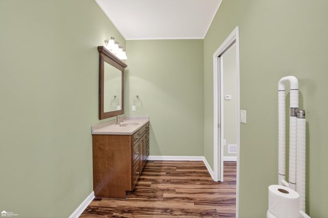 2292 N Belsay Road, Burton, MI 48509