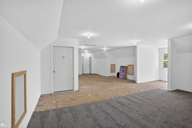 2292 N Belsay Road, Burton, MI 48509