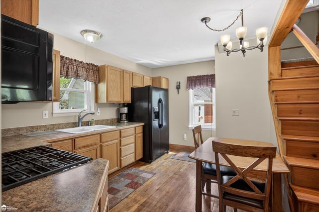 2292 N Belsay Road, Burton, MI 48509