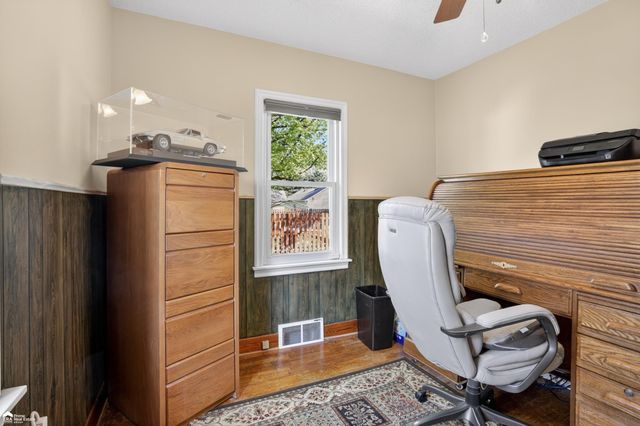 2292 N Belsay Road, Burton, MI 48509
