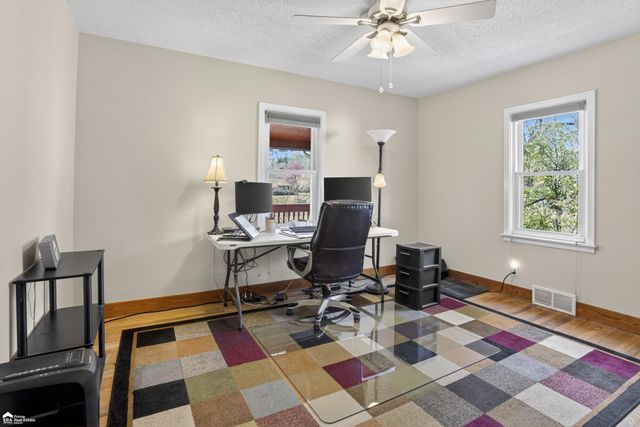 2292 N Belsay Road, Burton, MI 48509