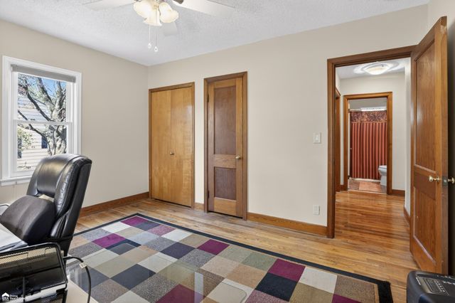 2292 N Belsay Road, Burton, MI 48509