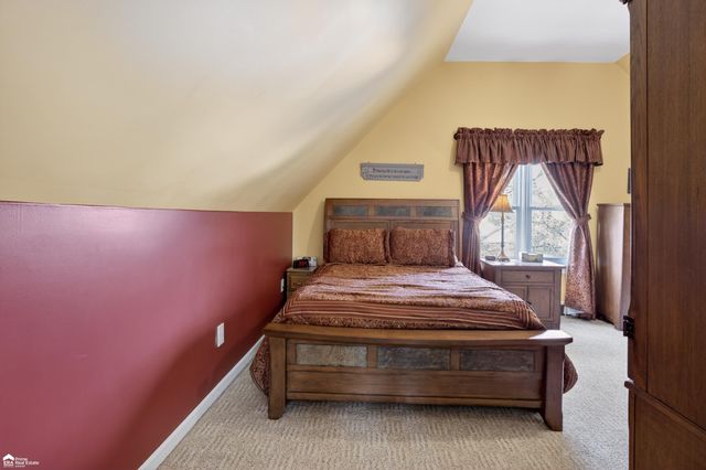 2292 N Belsay Road, Burton, MI 48509