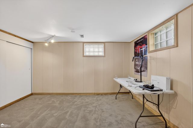 2292 N Belsay Road, Burton, MI 48509