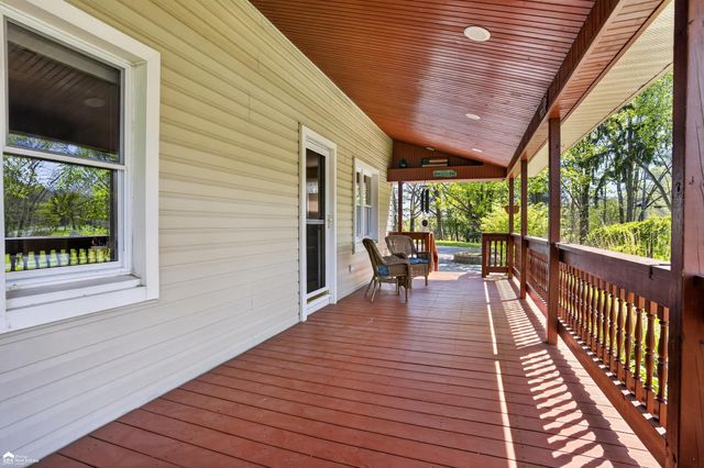 2292 N Belsay Road, Burton, MI 48509