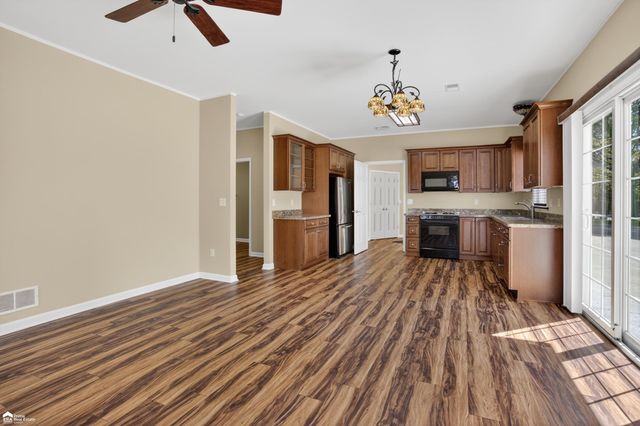 2292 N Belsay Road, Burton, MI 48509