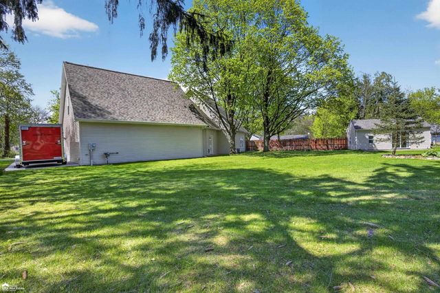 2292 N Belsay Road, Burton, MI 48509