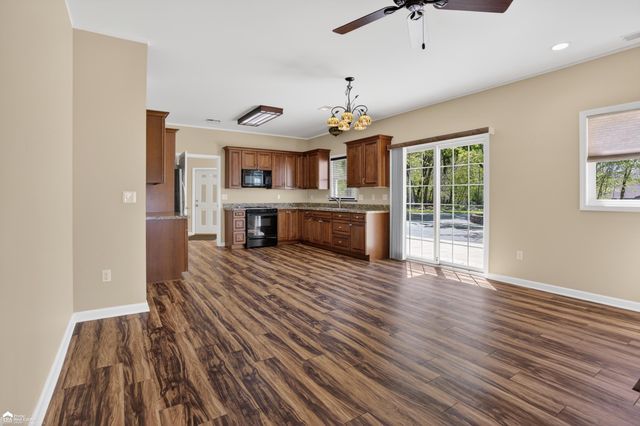 2292 N Belsay Road, Burton, MI 48509